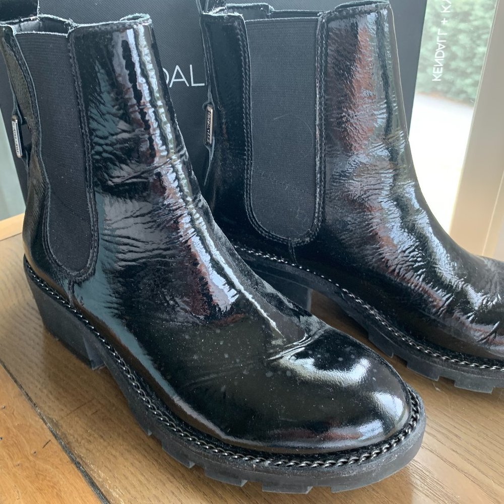 Kendall & Kylie Patent leather silver chain lug sole Porter Bootie Shoe 8.5
